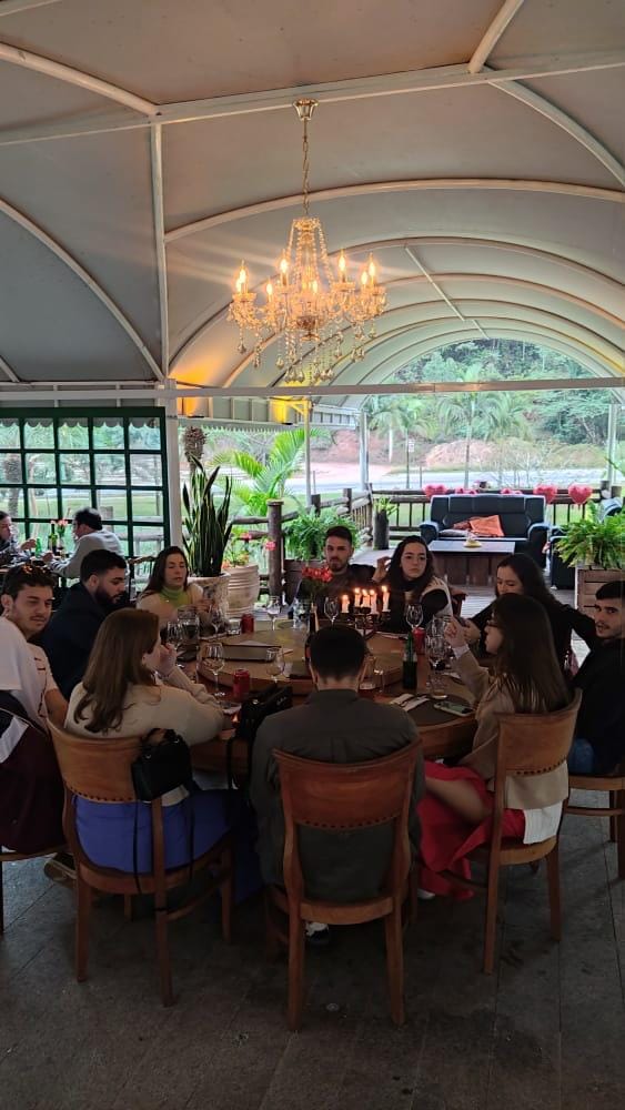 Restaurante para encontro em familia em pedra azul